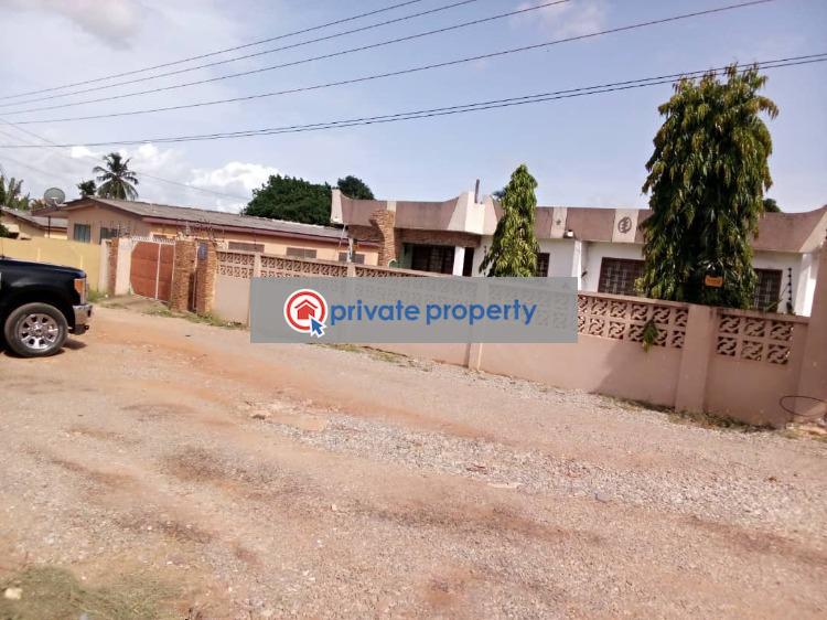 3 bedroom Detached Bungalow For Rent dansoman Roundabout Accra