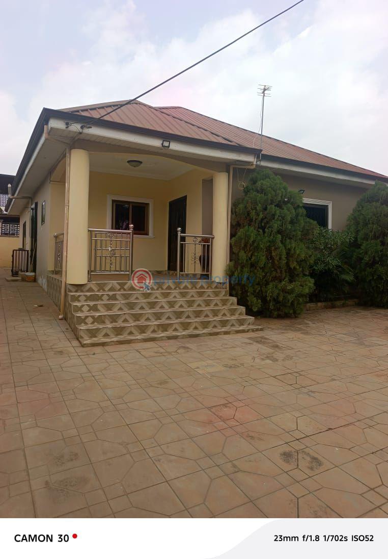 3 bedroom House For Sale Amrahia Adenta Municipal Accra - 0