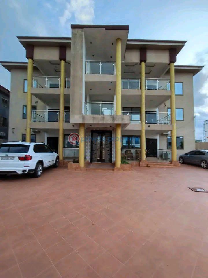 3 bedroom Apartment For Rent East Airport Airport Residential Area Accra - 0