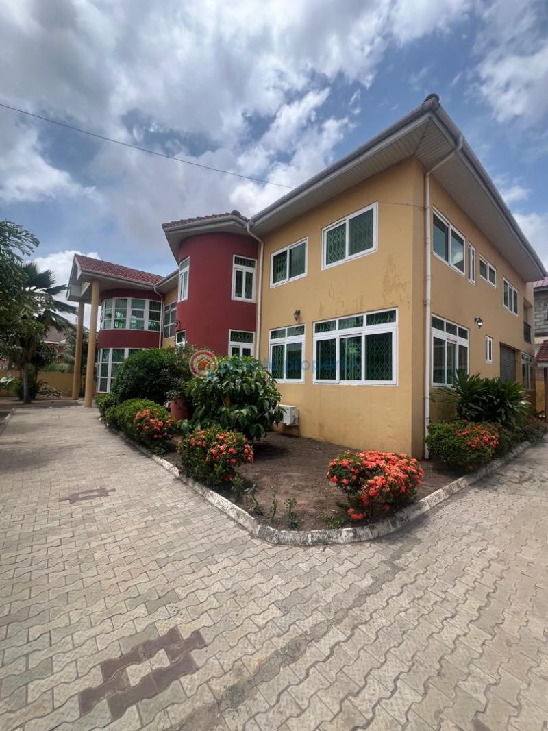 8 bedroom House For Rent East Legon Accra - 0