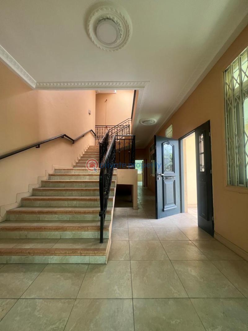 8 bedroom House For Rent East Legon Accra - 2