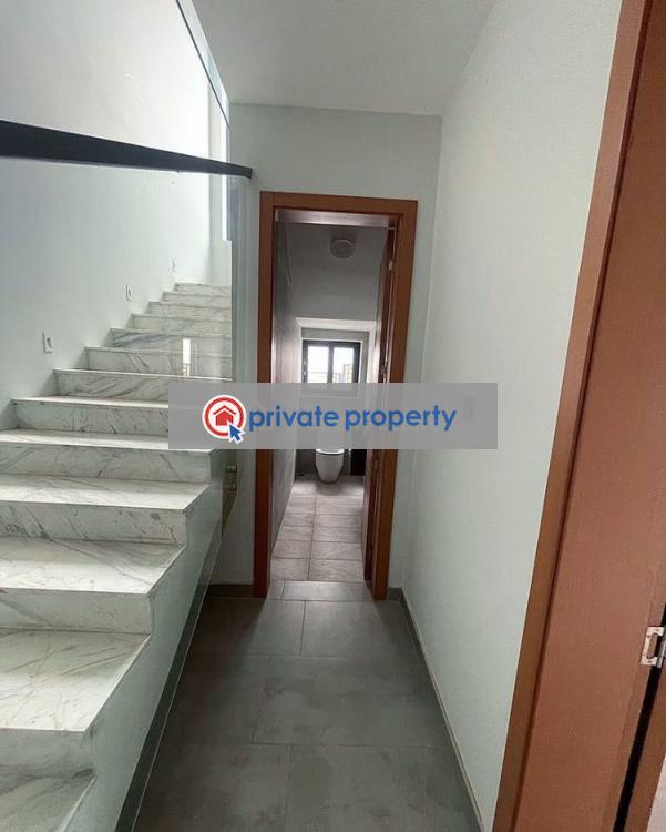 4 bedroom Detached Duplex For Sale &nbsp;tseaddo High Street East Airport Airport Residential Area Accra - 10