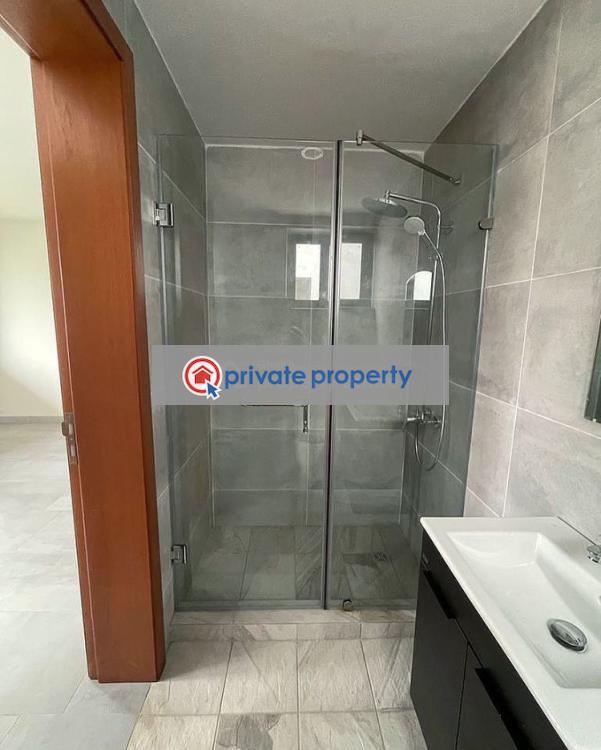 4 bedroom Detached Duplex For Sale &nbsp;tseaddo High Street East Airport Airport Residential Area Accra - 8