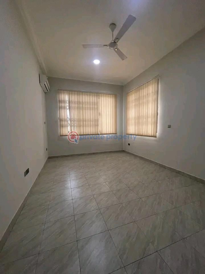 8 bedroom House For Rent Osu Accra - 6
