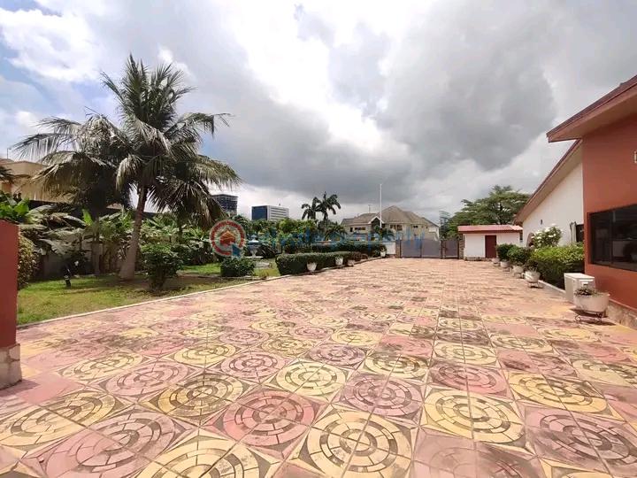 10 bedroom House For Rent West Airport Airport Residential Area Accra - 1