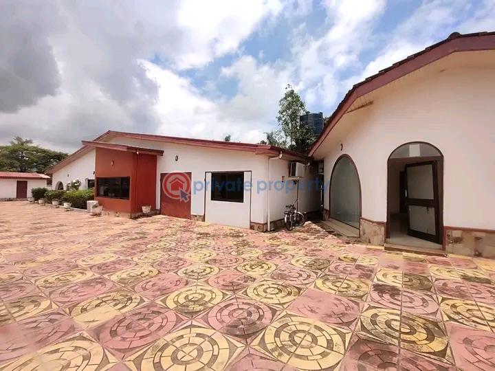 10 bedroom House For Rent West Airport Airport Residential Area Accra - 0