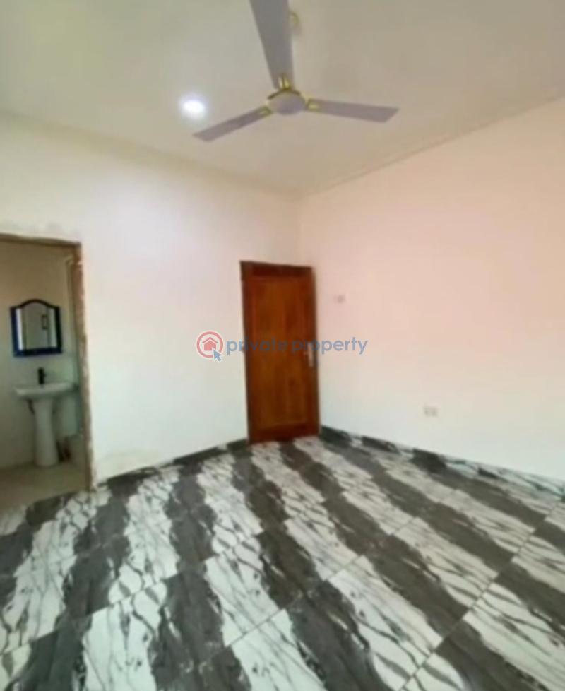 10 bedroom Detached Duplex For Sale Spintex C18 Comm 18 Spintex Accra - 7
