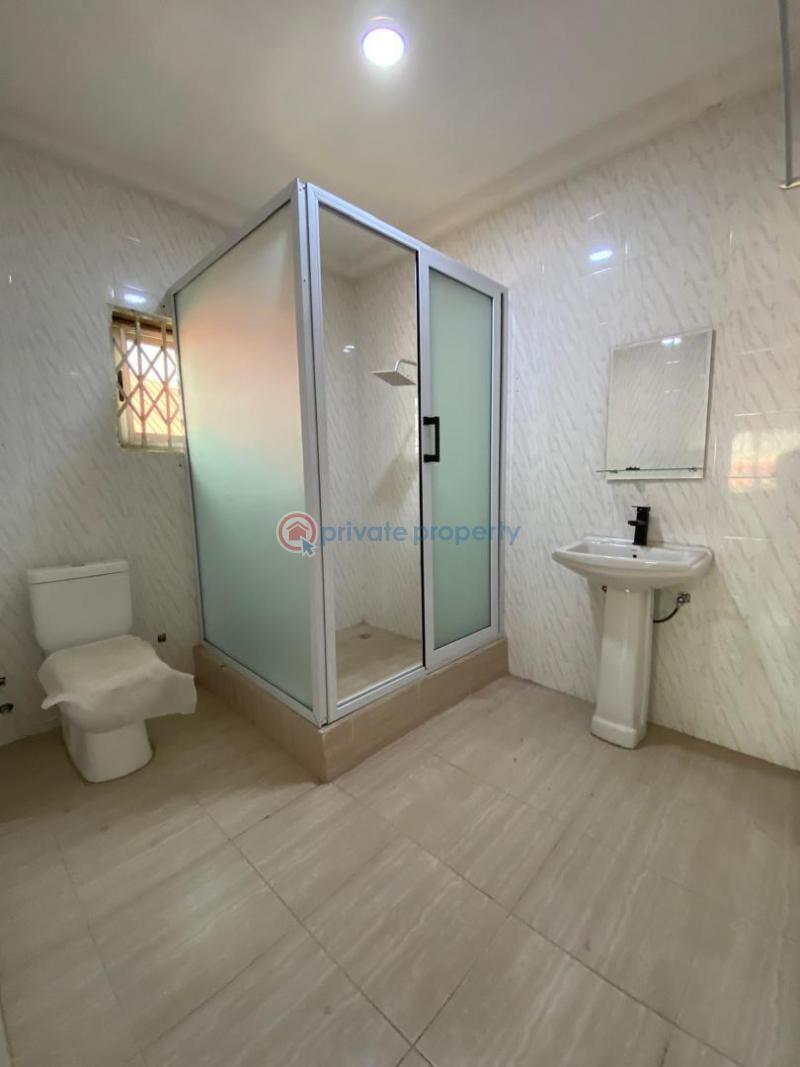 10 bedroom Detached Duplex For Sale Spintex C18 Comm 18 Spintex Accra - 10