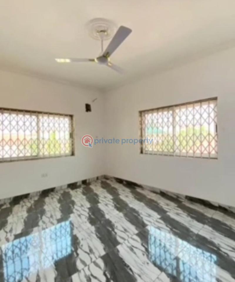 10 bedroom Detached Duplex For Sale Spintex C18 Comm 18 Spintex Accra - 6