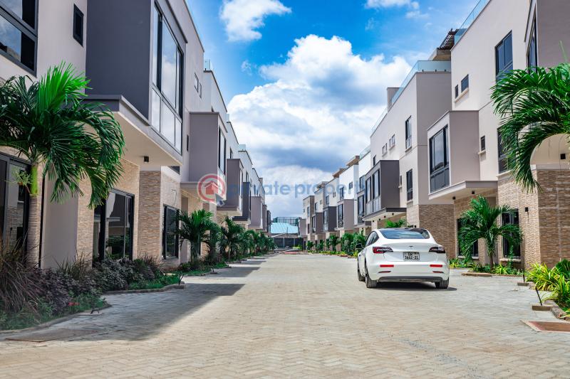 3 bedroom House For Sale Airport Residential Area Accra - 3