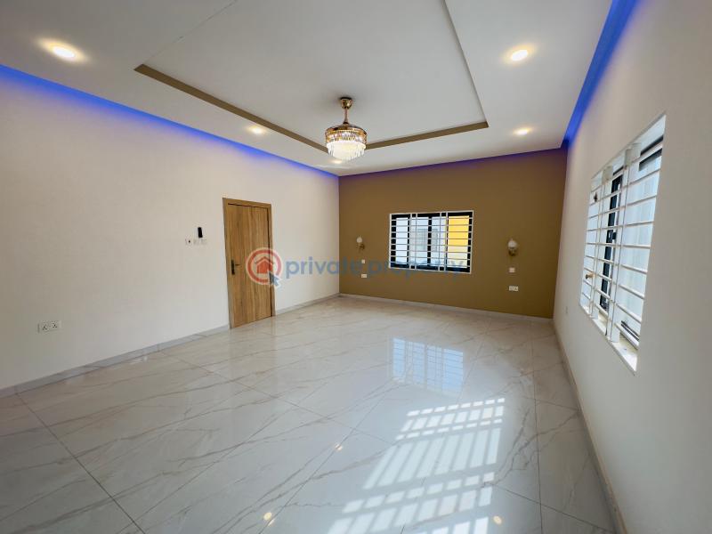 4 bedroom House For Sale Comm 18 Spintex Accra - 8