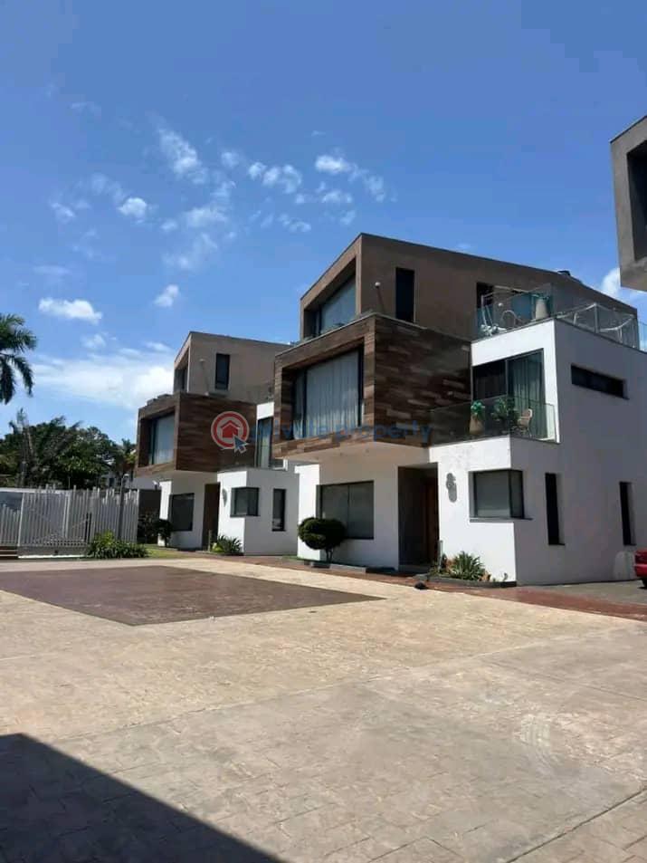 4 bedroom Townhouse For Sale Cantonments Accra - 1