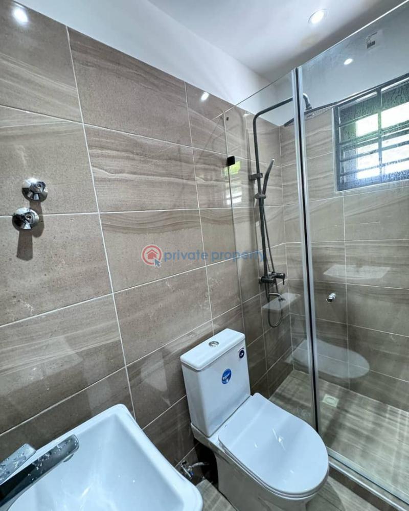 3 bedroom House For Sale Lakeside Estates. Adenta Municipal Accra - 7