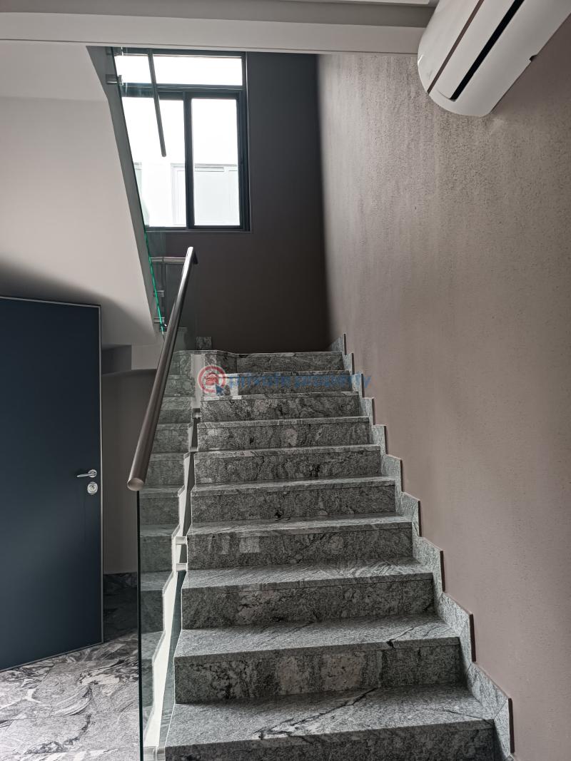 4 bedroom House For Sale Airport Residential Area Accra - 15
