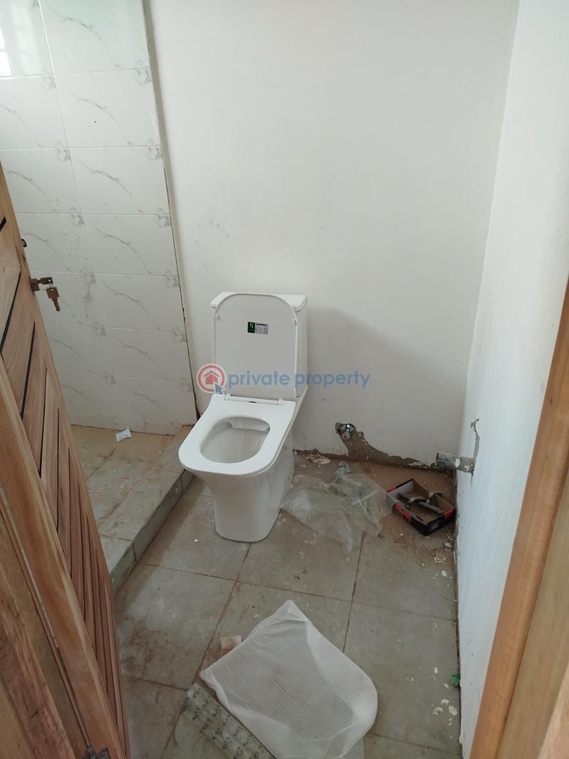 4 bedroom House For Sale Ayi Mensah Accra Metropolitan  - 4