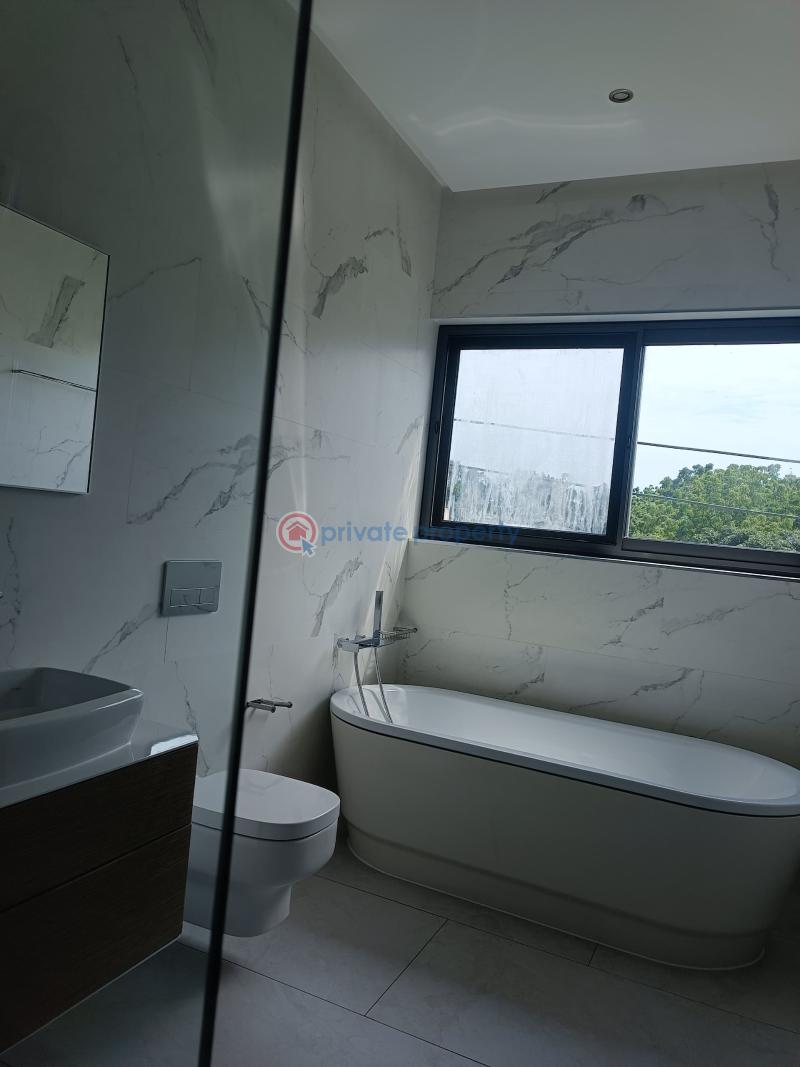 4 bedroom House For Sale Airport Residential Area Accra - 0