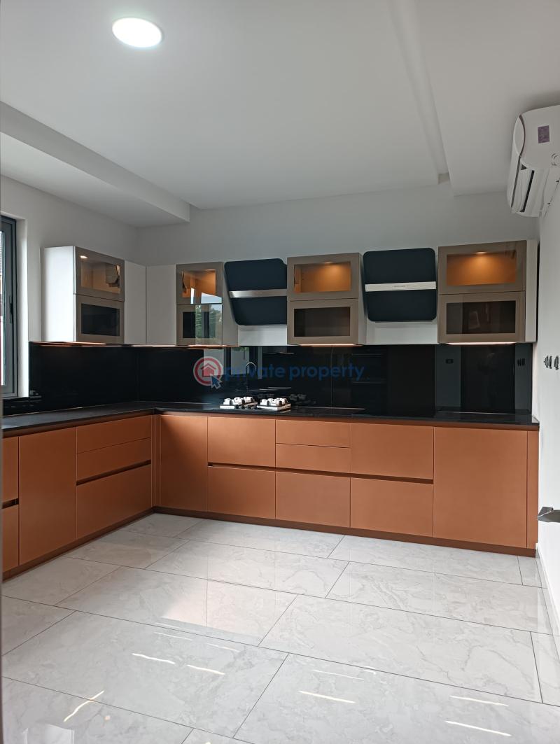 4 bedroom House For Sale Airport Residential Area Accra - 14