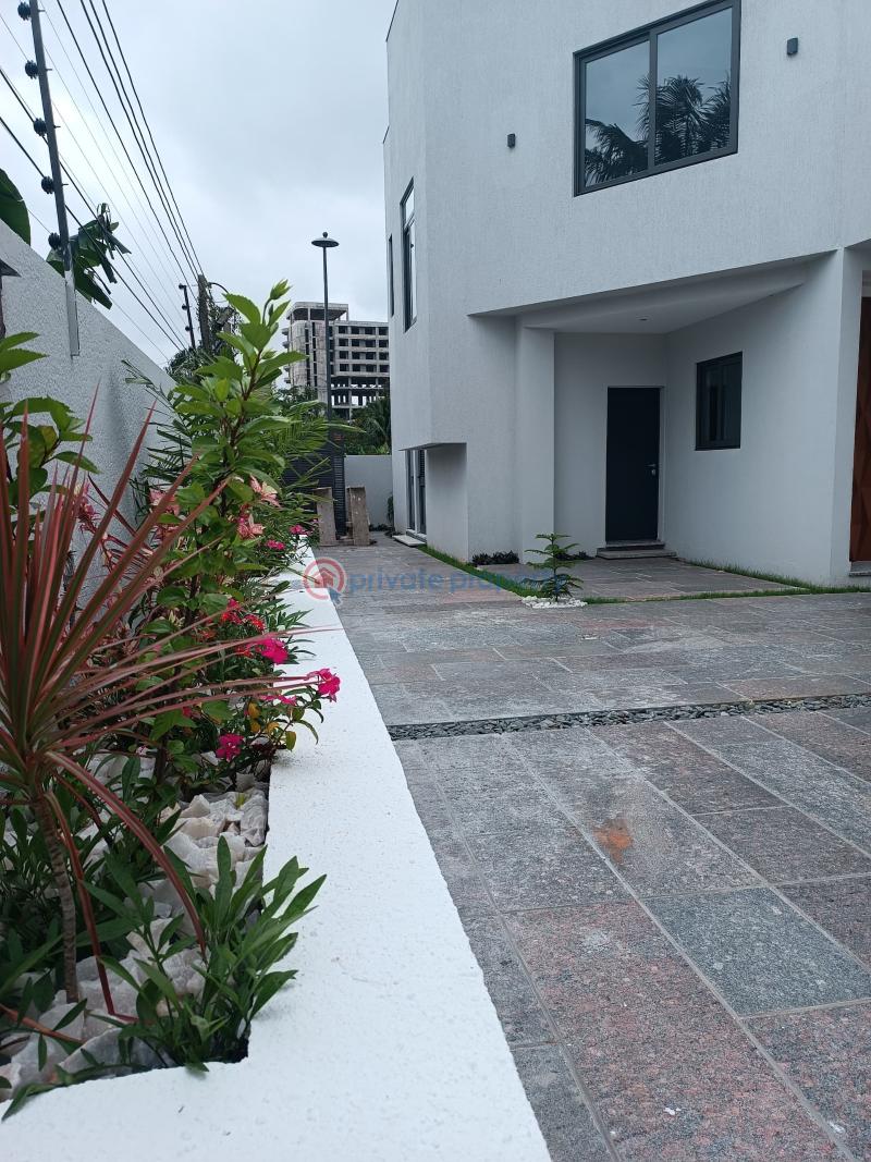 4 bedroom House For Sale Airport Residential Area Accra - 16