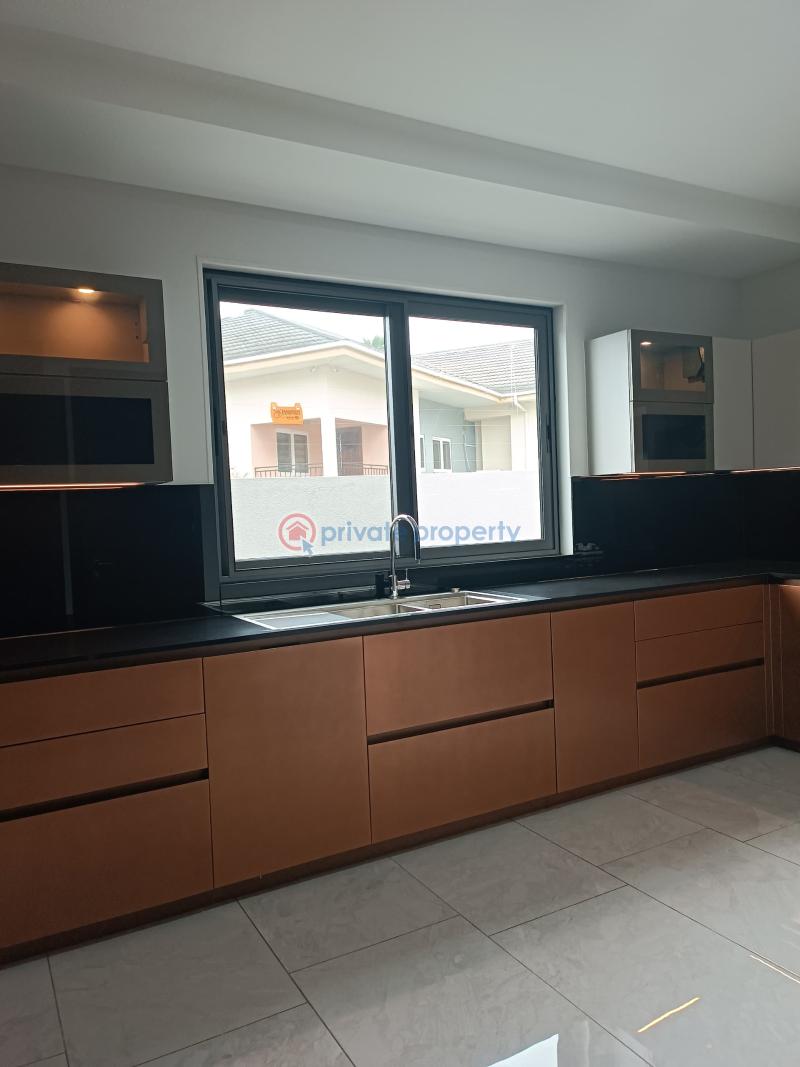 4 bedroom House For Sale Airport Residential Area Accra - 12