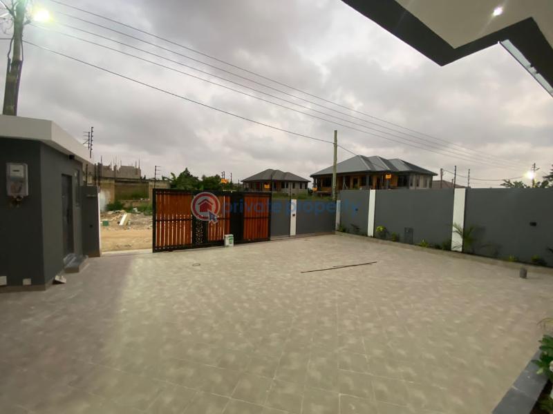 5 bedroom Detached Duplex For Sale Oyarifa Adenta Municipal Accra - 6