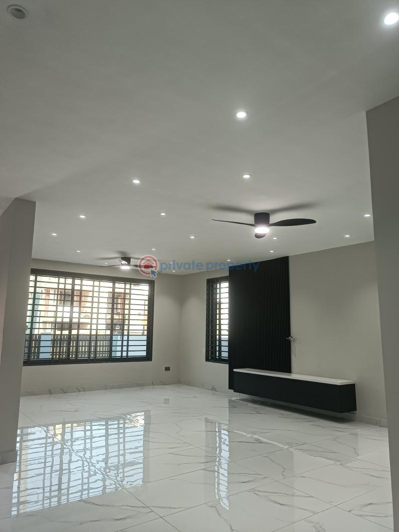 5 bedroom Detached Duplex For Sale Lakeside Estates. Adenta Municipal Accra - 0