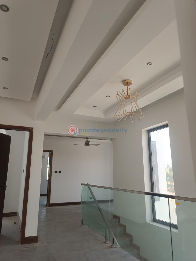 6 bedroom Detached Duplex For Sale Spintex Accra - 7
