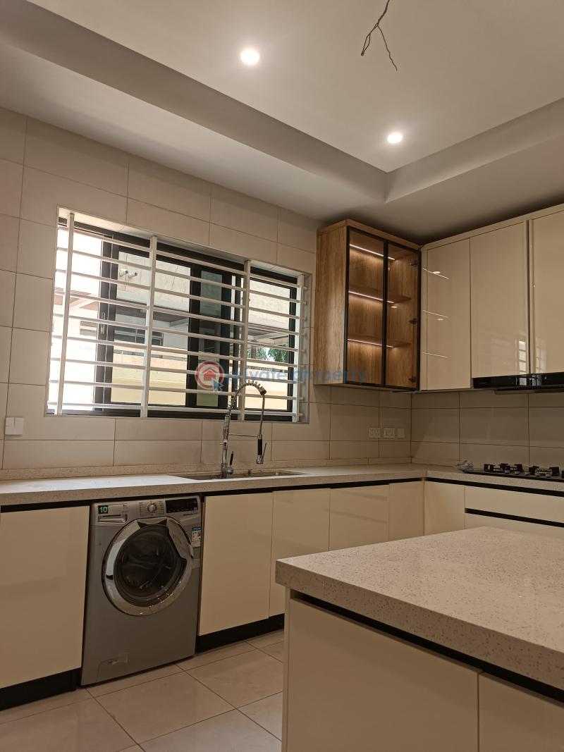 6 bedroom Detached Duplex For Sale East Legon Accra - 8