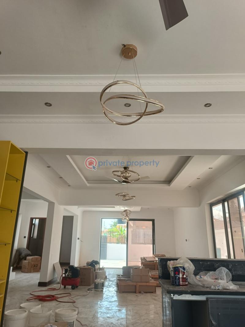 6 bedroom Detached Duplex For Sale Spintex Accra - 10
