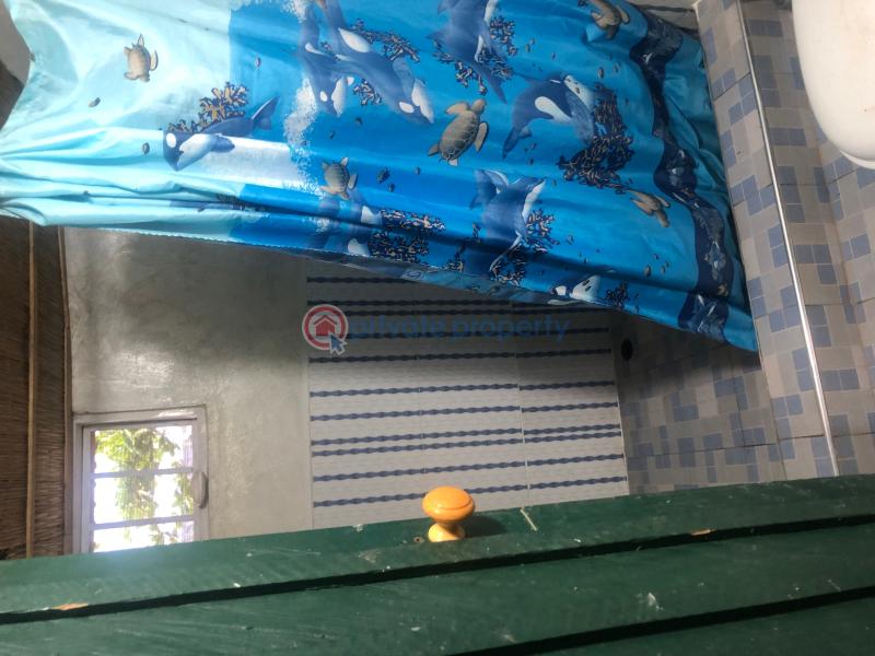 9 bedroom Hotel / Guest House For Sale Old Town Road Akwidaa Ahanta West Western Region - 4