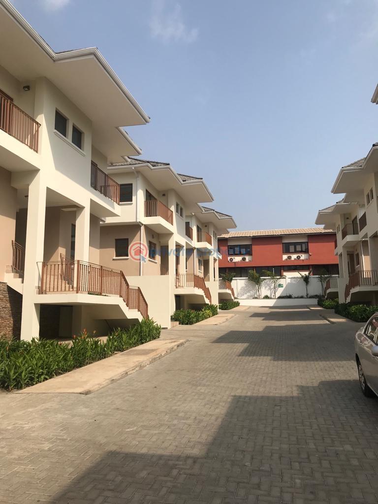 4 bedroom Townhouse For Rent Cantonments Accra - 8