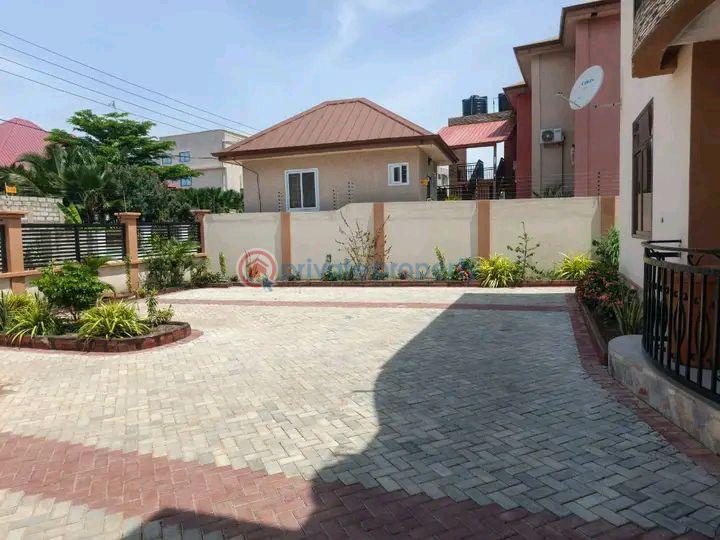 2 bedroom Apartment For Rent East Airport Airport Residential Area Accra - 4