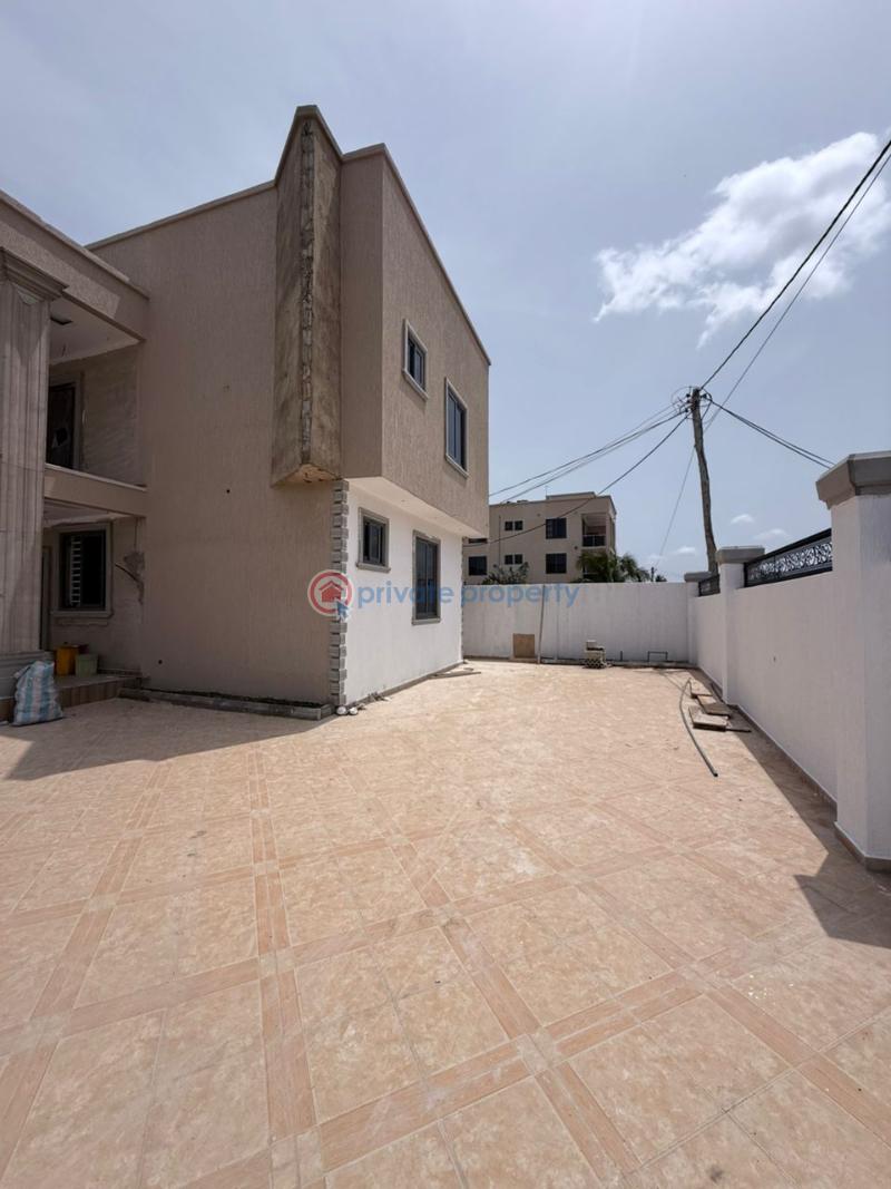 4 bedroom House For Sale Baatsonaa Spintex Accra - 6