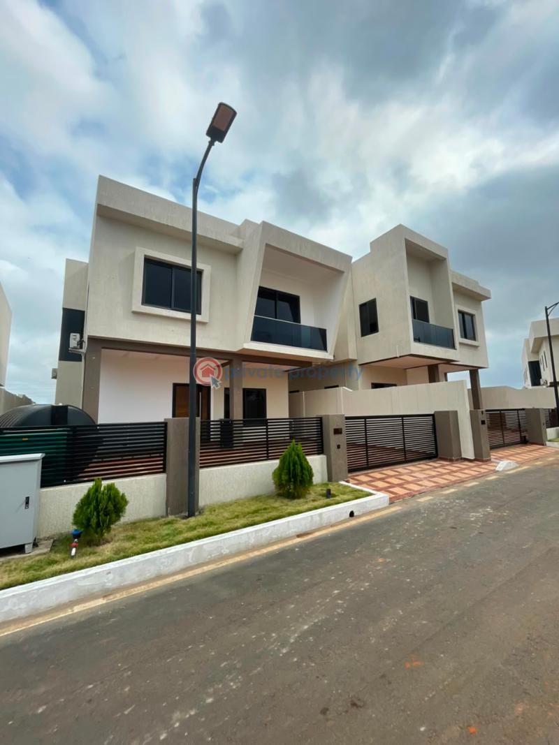 3 bedroom House For Rent East Airport Airport Residential Area Accra - 0
