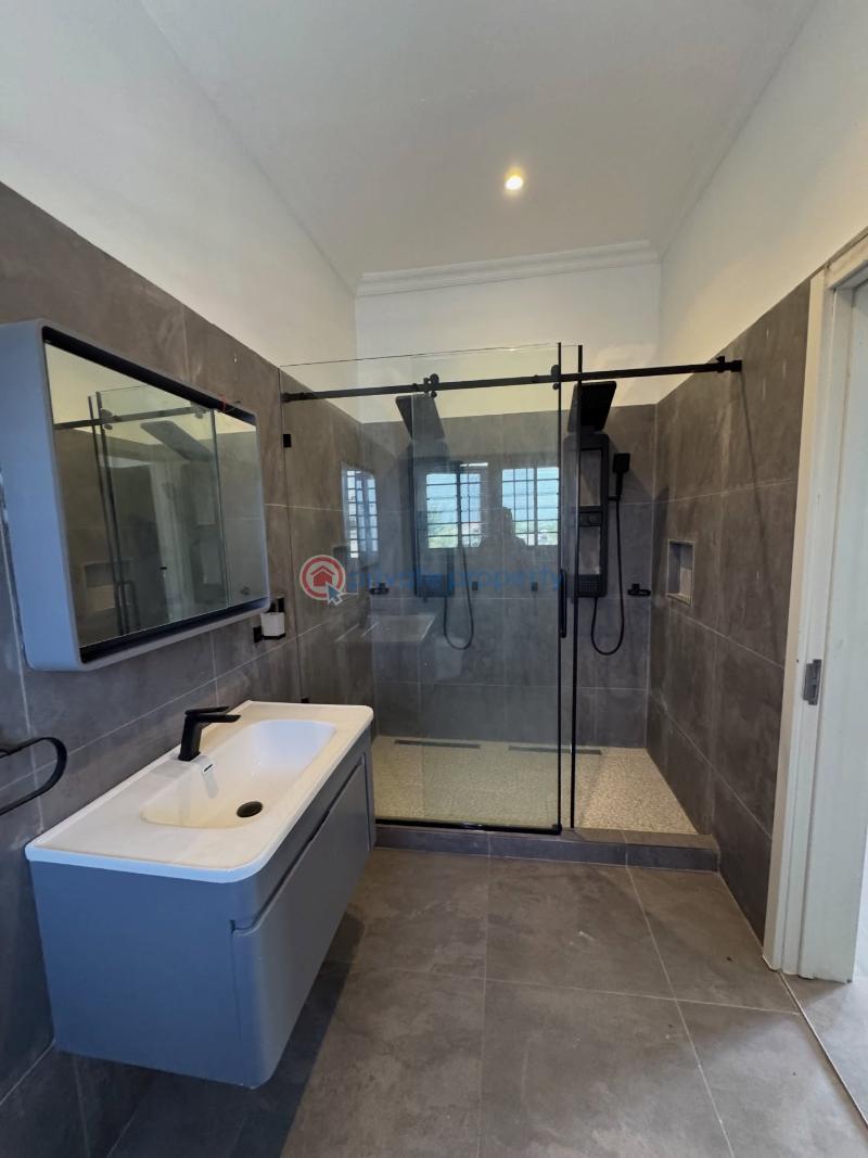3 bedroom House For Sale Lakeside Estate Ashaley Botwe Adenta Municipal Accra - 9