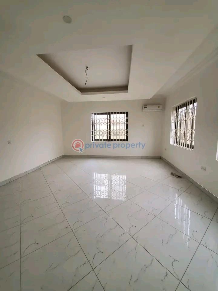 3 bedroom Apartment For Rent East Airport Airport Residential Area Accra - 3