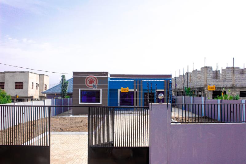 3 bedroom House For Sale comm 25 Tema Accra - 1