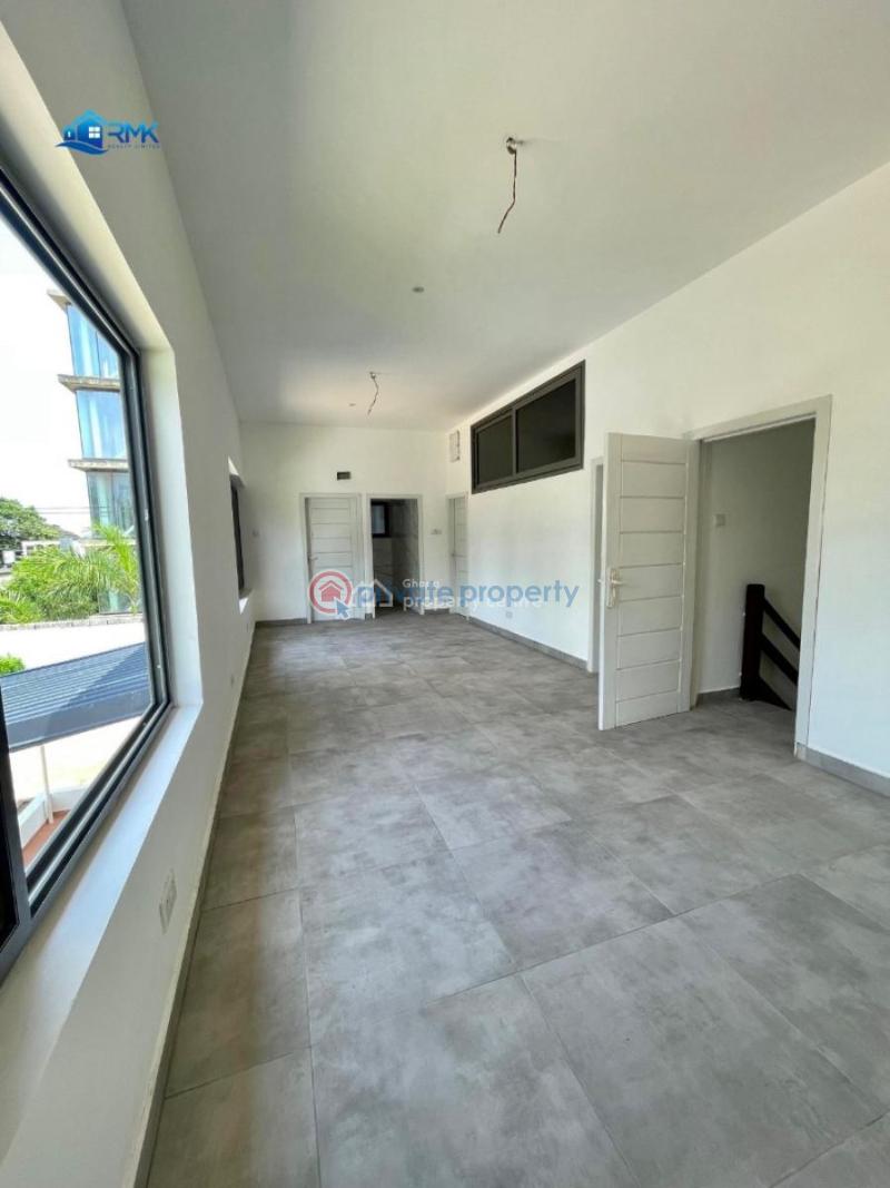 3 bedroom House For Rent Osu Accra - 10