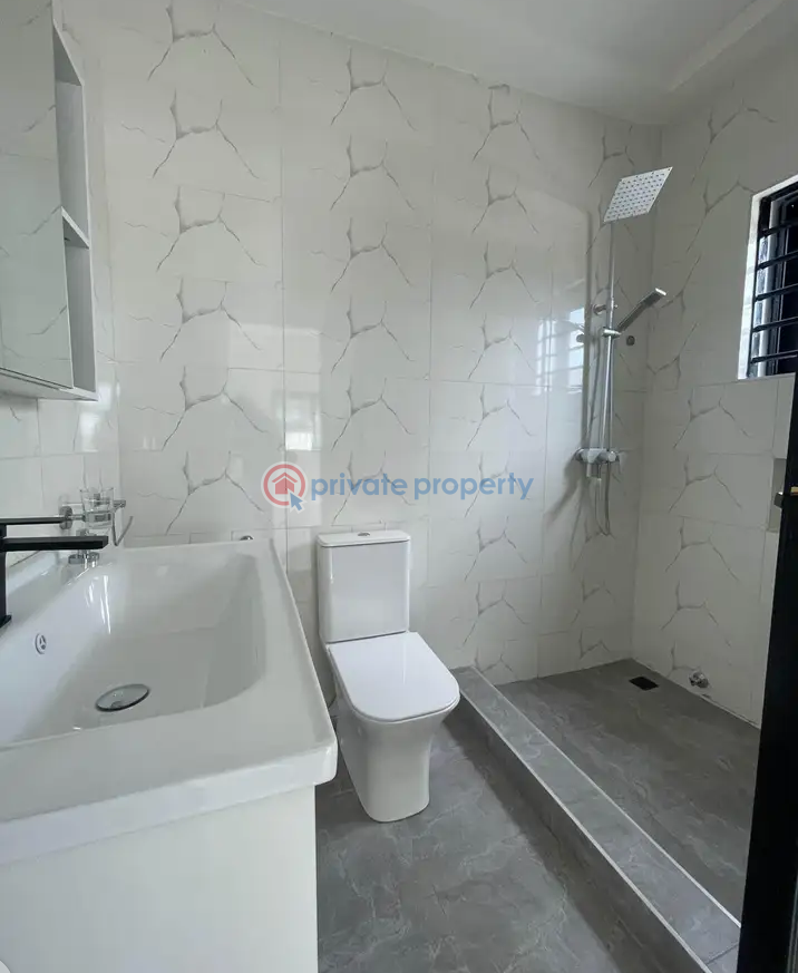 3 bedroom Detached Bungalow For Sale Community 16 Lashibi Spintex Accra - 8
