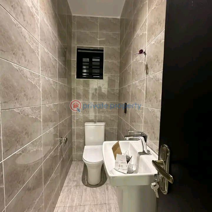 3 bedroom House For Sale Lakeside Estates. Adenta Municipal Accra - 5