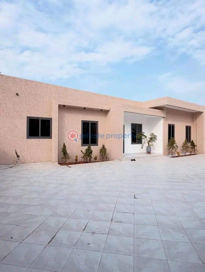 3 bedroom House For Sale Lakeside Estates. Adenta Municipal Accra - 1