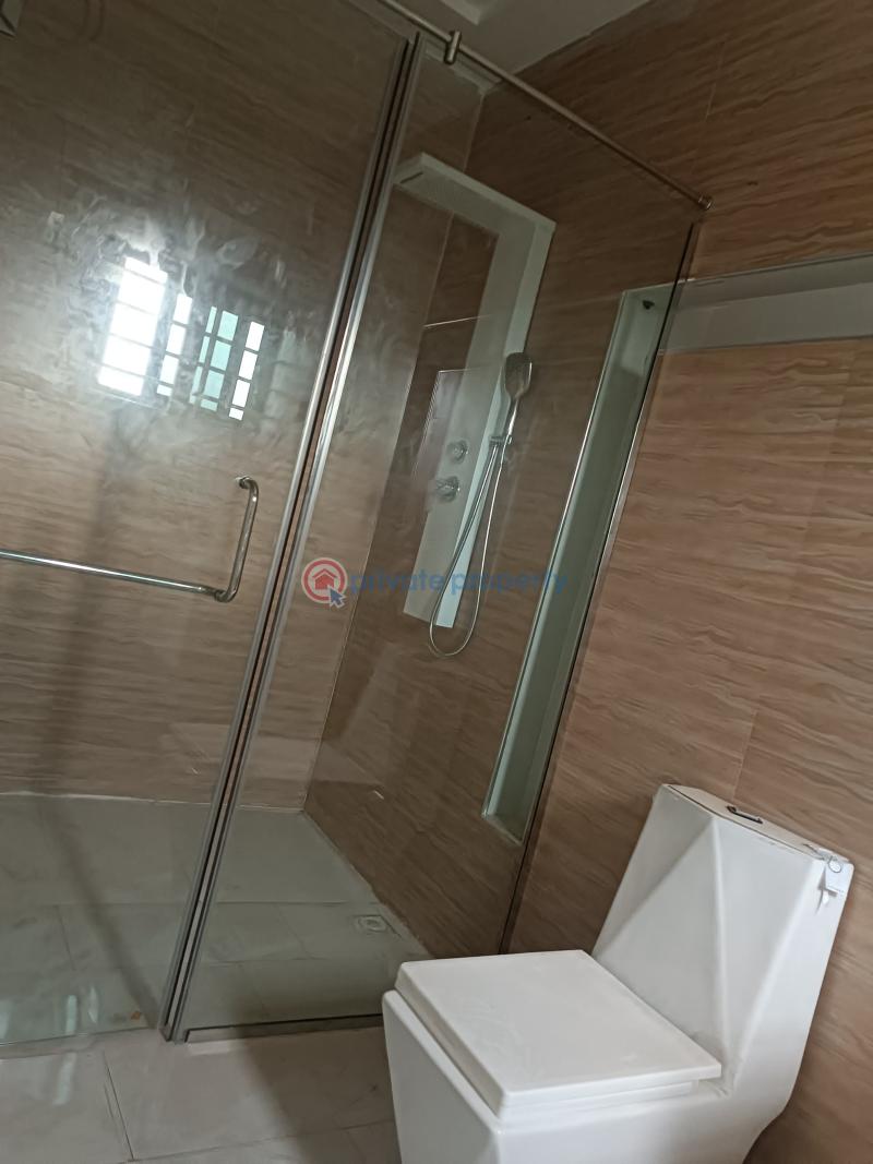 3 bedroom House For Sale Lakeside Estates. Adenta Municipal Accra - 6