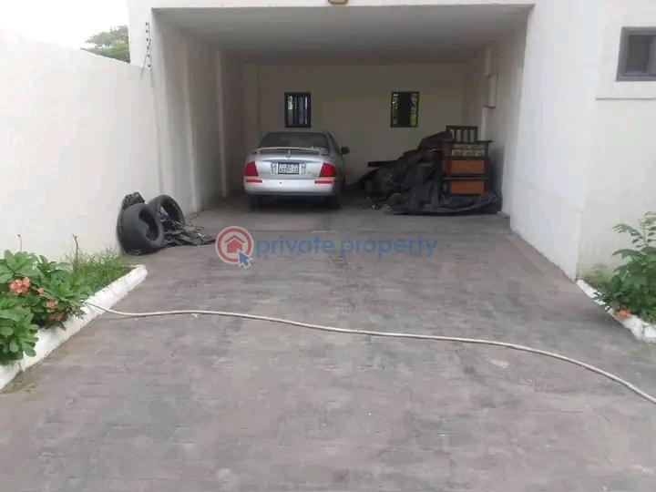 3 bedroom Townhouse For Rent Airport Residential Area Accra - 2