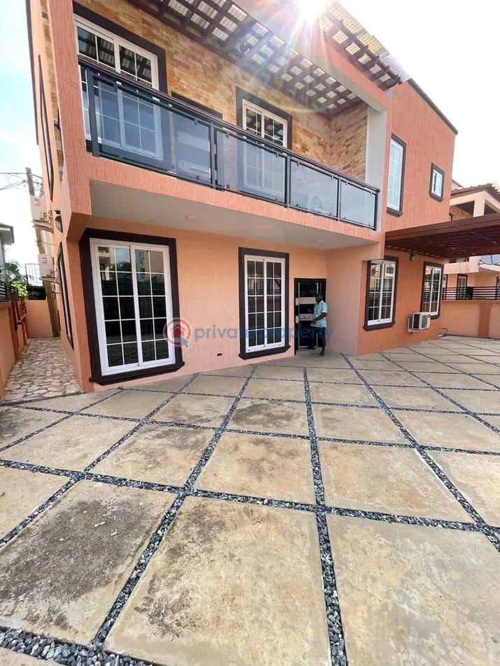 3 bedroom Townhouse For Rent East Airport Airport Residential Area Accra - 0