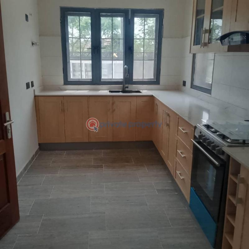 3 bedroom Townhouse For Rent Community 6 Tema Accra - 4