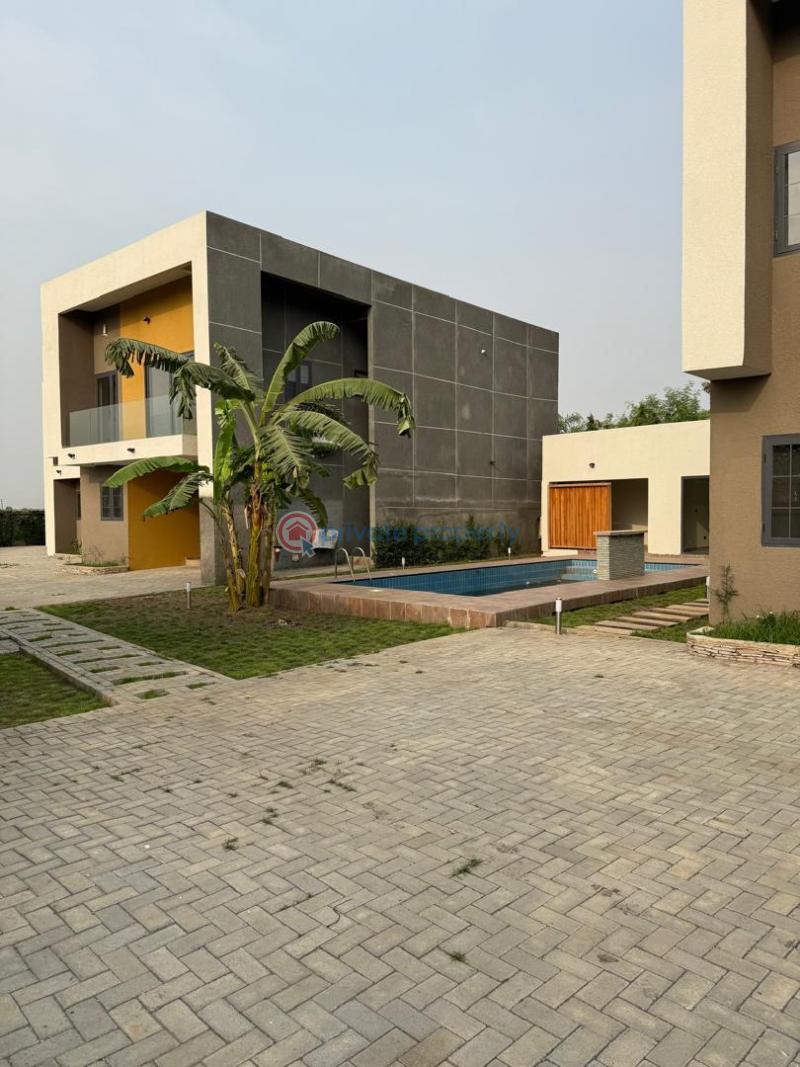 3 bedroom Townhouse For Rent Community 6 Tema Accra - 13