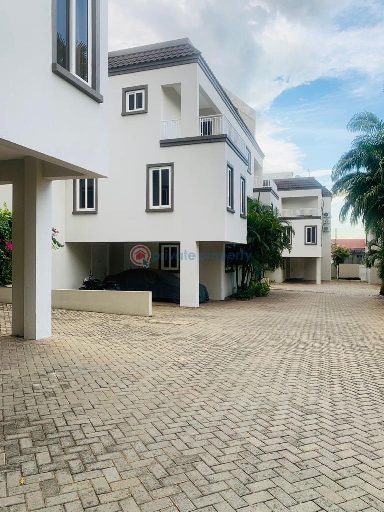 3 bedroom Townhouse For Rent Roman Ridge Accra - 1