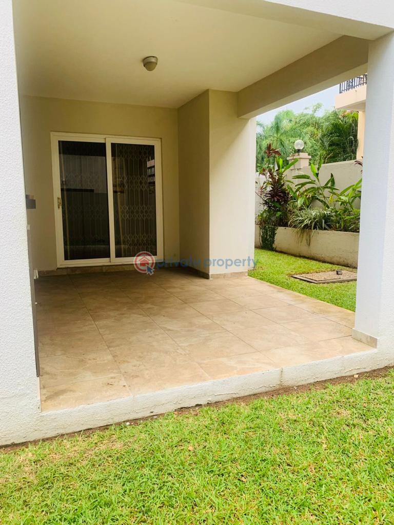 3 bedroom Townhouse For Rent Roman Ridge Accra - 2