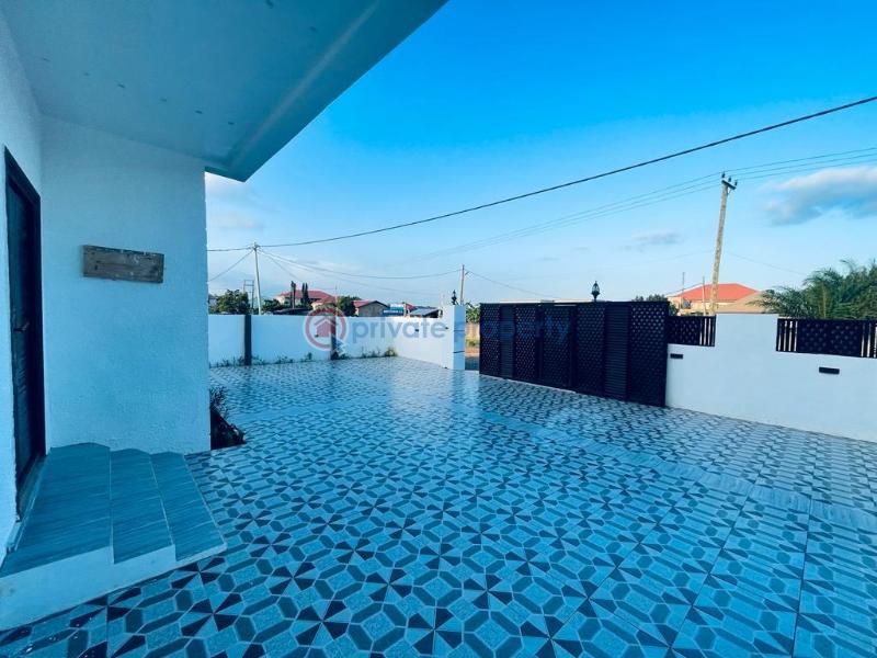 3 bedroom House For Sale Botwe Lakeside School Junction Close To The Melcom La Nkwantanang Madina Municipal Accra - 4