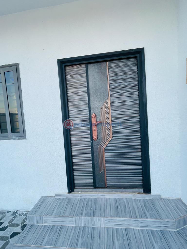 3 bedroom House For Sale Botwe Lakeside School Junction Close To The Melcom La Nkwantanang Madina Municipal Accra - 5