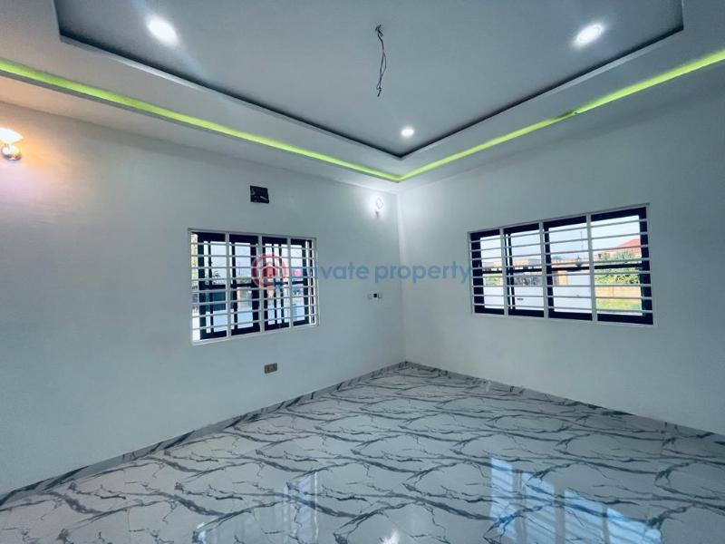 3 bedroom House For Sale Botwe Lakeside School Junction Close To The Melcom La Nkwantanang Madina Municipal Accra - 8